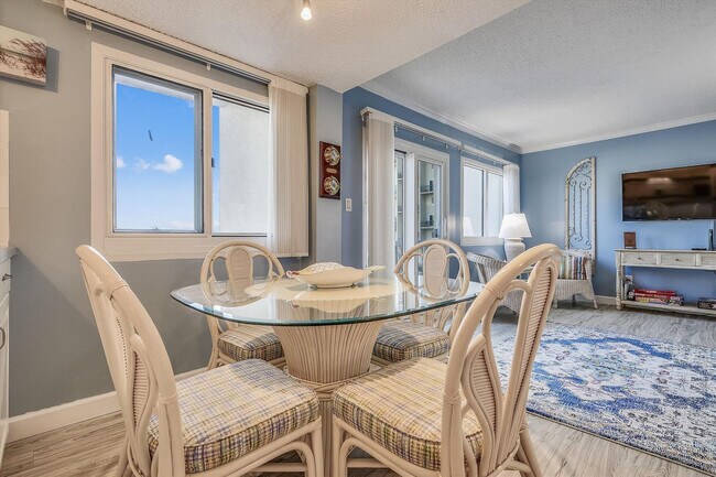 Foto del edificio - 23223 Front Beach Rd