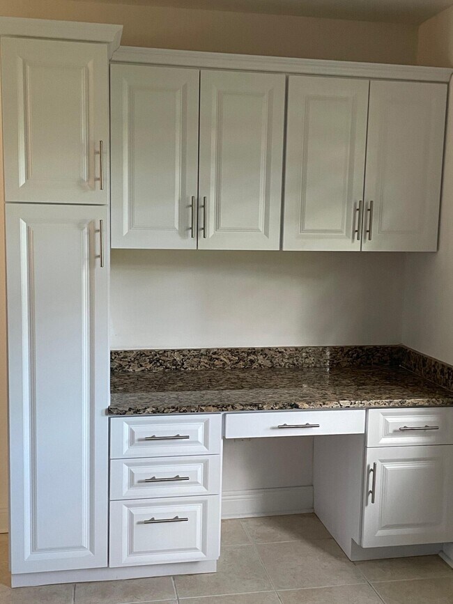 Building Photo - 6070 Verde Trail S
