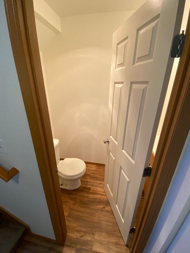 Building Photo - 3.bd/2.5ba Townhouse in Puyallup