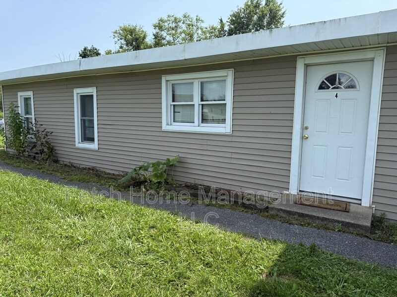 Foto principal - 10669 Jonestown Rd