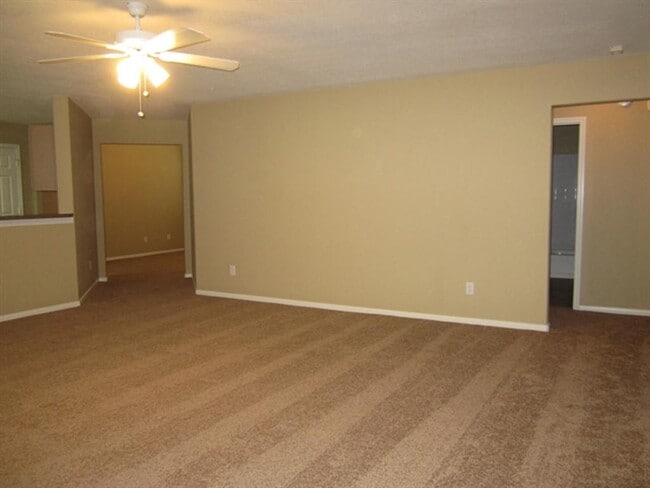 Building Photo - 3547 Barkers Crossing Ave