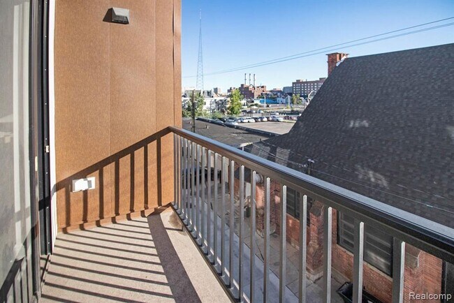 Building Photo - 438 Selden St