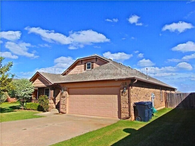 Building Photo - 18212 Viento Dr