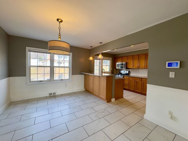 Foto del edificio - Charming 3 Bedroom/1 Bathroom Townhome with In-Unit Laundry in Parkville, MD!