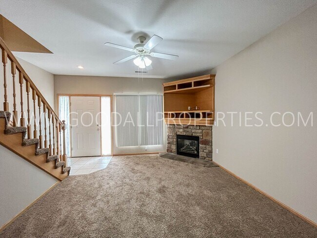 Foto del edificio - Wonderful 2 Bedroom, 2.5 bath Townhome in ...