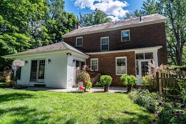 Foto del edificio - 11 Ross Ct