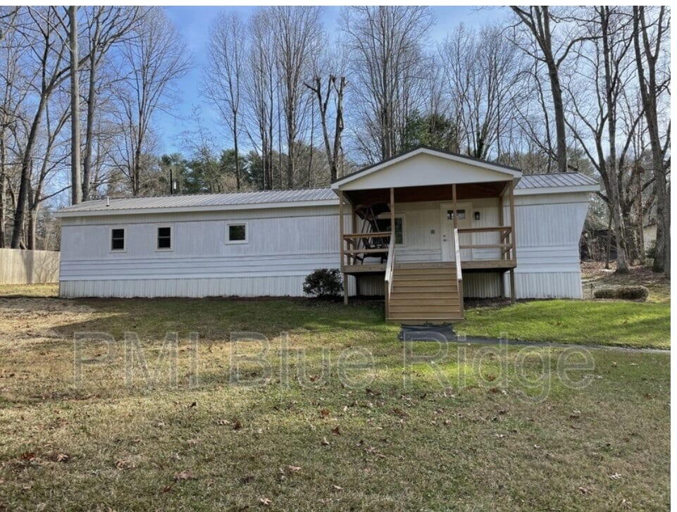 Primary Photo - 2 bedroom 2 bathroom manufactured home.