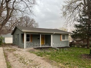Building Photo - 408 E Devon St
