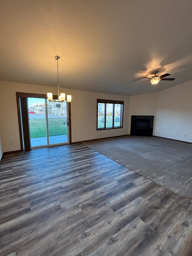 Foto del edificio - 2382 Jacobsen Rd