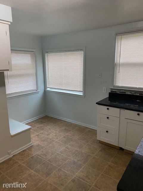 Foto del edificio - 3 br, 1.5 bath House - 15555 Ego Ave