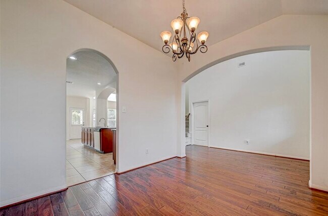 Foto del edificio - 11 Sagamore Ridge Pl