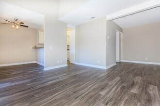 Building Photo - Raintree Apartment Homes