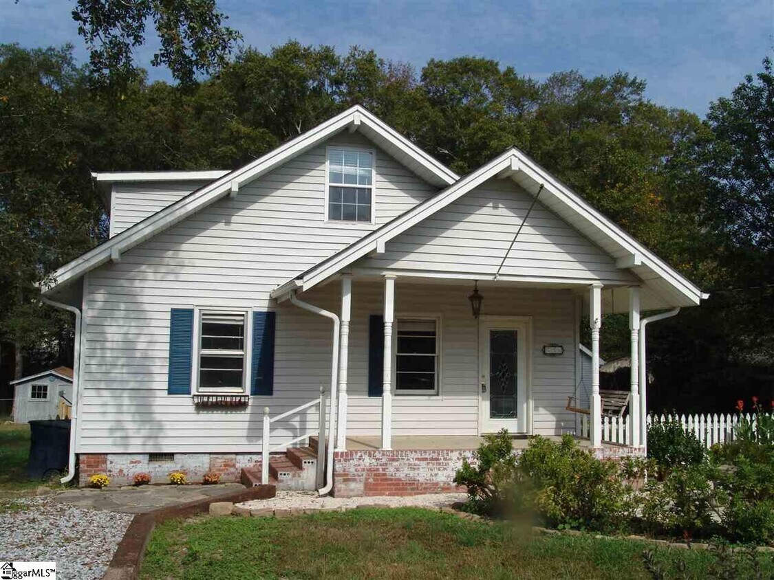 Primary Photo - 308 W College St