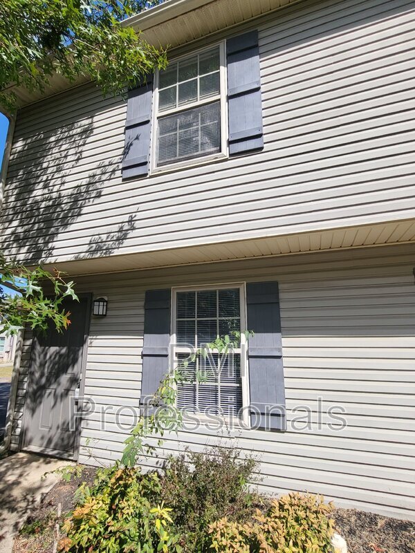 Primary Photo - 732 East St