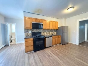 Building Photo - 253 W Ivy St