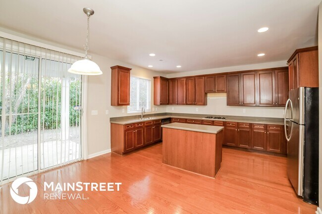 Foto del edificio - 6246 Waverly Ln