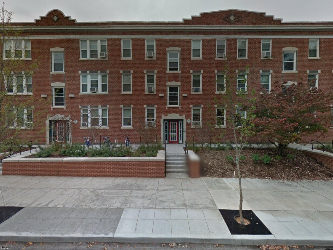 Primary Photo - 551 Melville Ave