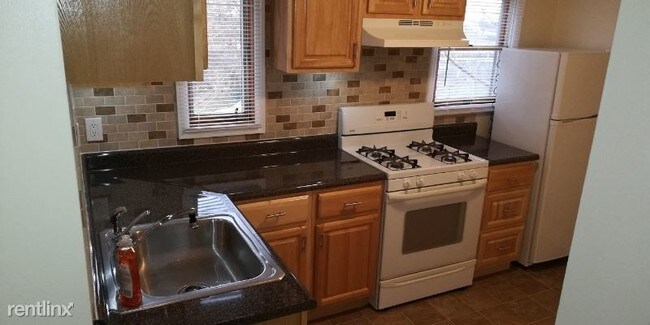 Building Photo - 1 br, 1 bath Apartment - 2604 Parkway Ave