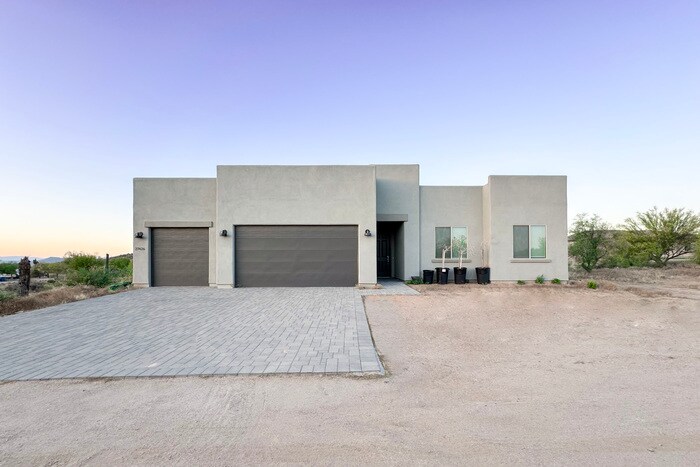 Foto principal - 3Bed/2Bath Home in Rio Verde! $399 MOVE-IN...