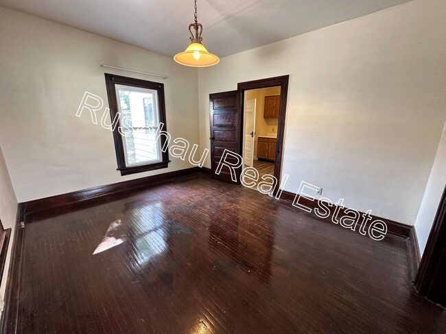 Building Photo - 3 Bed 1.5 Bath Home