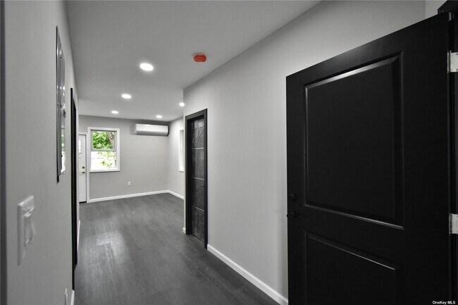 Foto del edificio - 108-46 153rd St