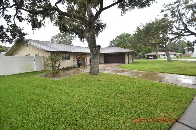 Foto del edificio - 1455 Ridgelane Cir S