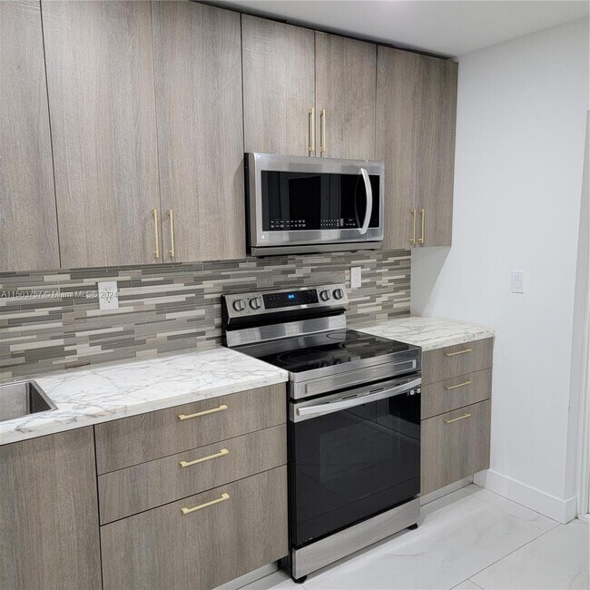 Foto del edificio - 2369 W 66th Pl