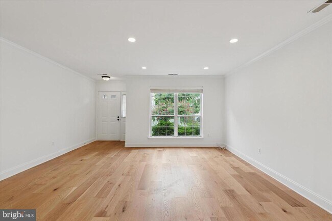 Foto del edificio - 235 Copper Beech Dr