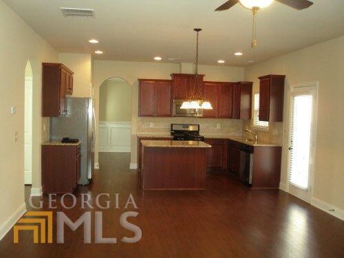 Building Photo - 3623 Fallen Oak Dr