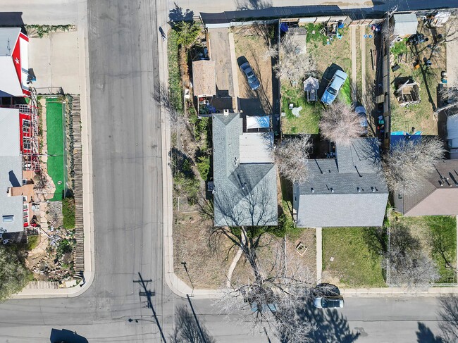 Building Photo - 1388 Lima St