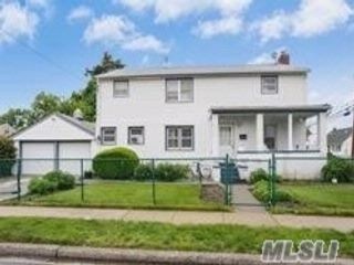 Primary Photo - 11 Somerset Ave