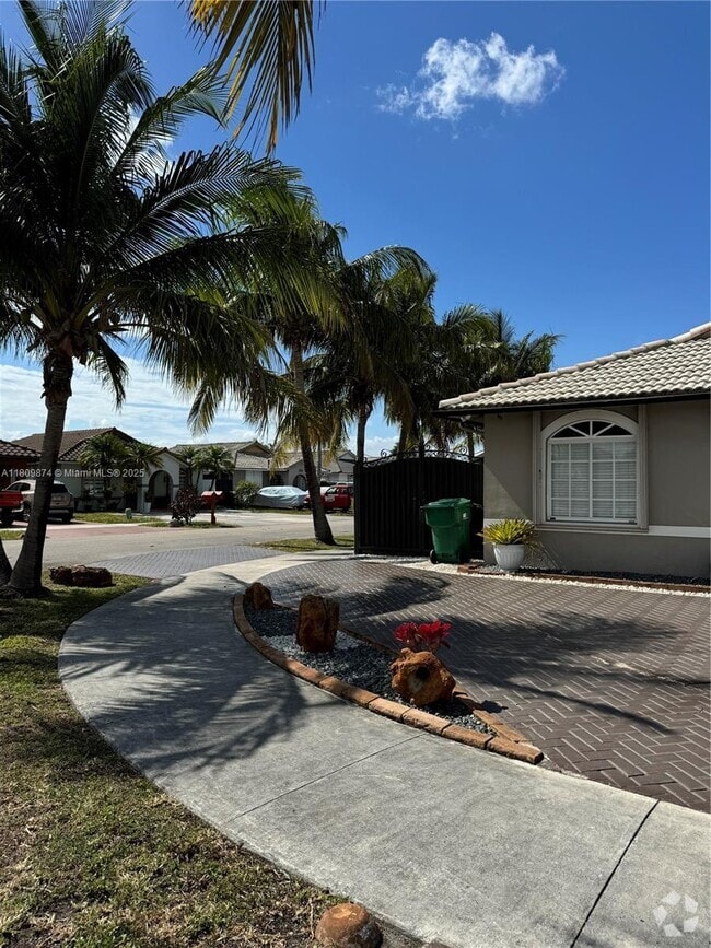 Building Photo - 9849 NW 127th Terrace