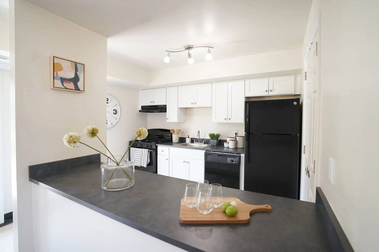 Millers Crossing 100 Country View Ln Millersville, PA Apartments