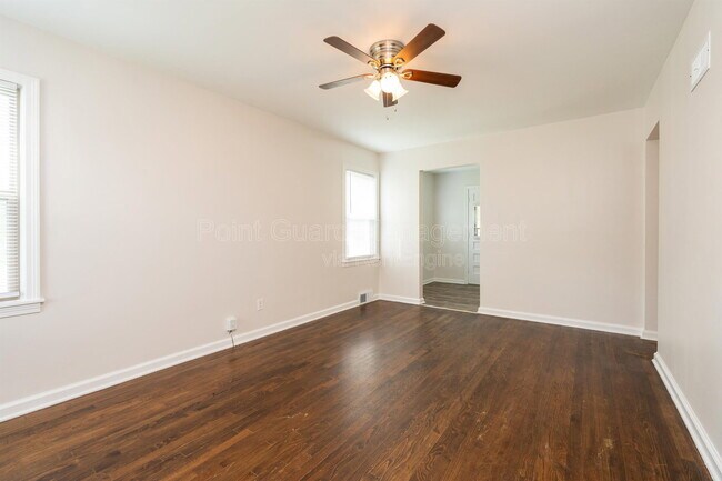 Foto del edificio - 4740 E Mount Vernon St