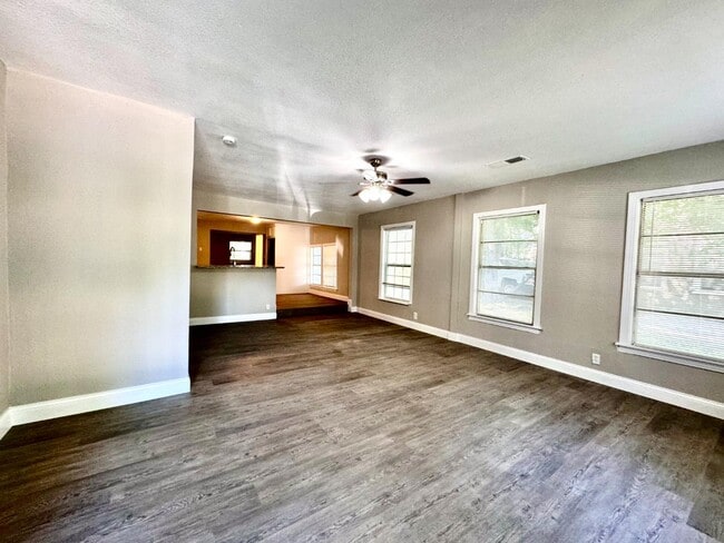 Building Photo - 4354 Marks Pl