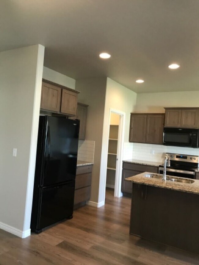 Foto del edificio - 1243 Langford Way