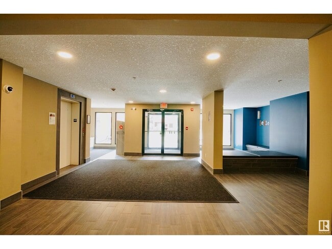 Building Photo - 348 Windermere Rd NW