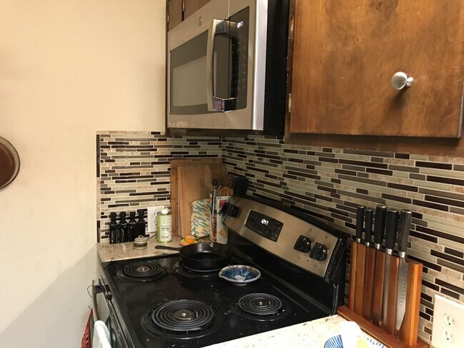 Foto del edificio - 3 bedroom duplex in North Davis