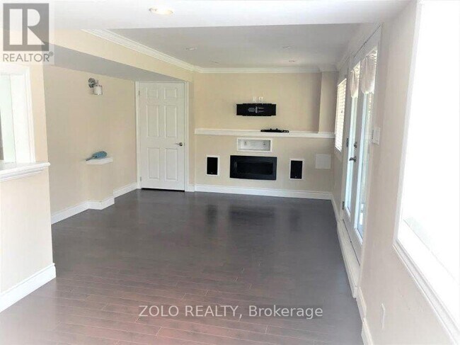 Building Photo - 33 Styles Crescent