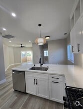 Building Photo - 3453 N Mountain View Dr