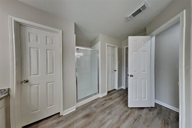 Building Photo - 12231 Piney Bend Dr