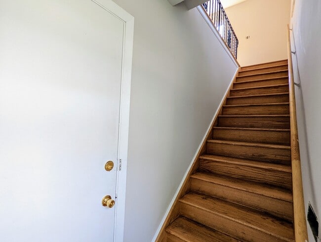 Building Photo - 2133 N Ginger Creek Dr