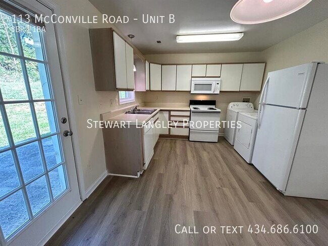 Foto del edificio - 113 McConville Rd
