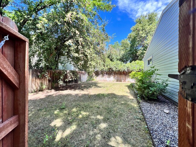 Foto del edificio - 3001 Boulder Ave