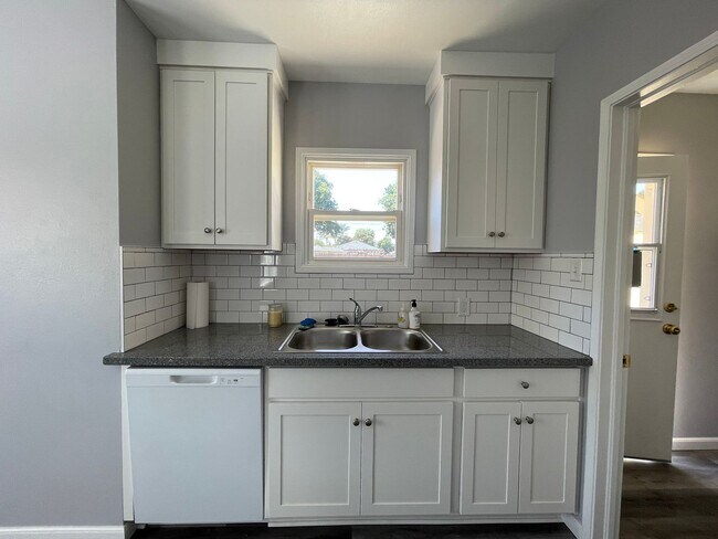Foto del edificio - Charming Southside Home on Huge Lot!