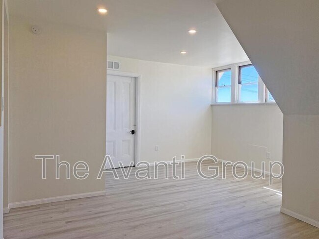 Foto del edificio - 933 East Santa Paula Street, Unit A