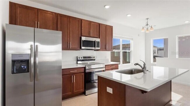 Foto del edificio - 3128 Voyager Ave