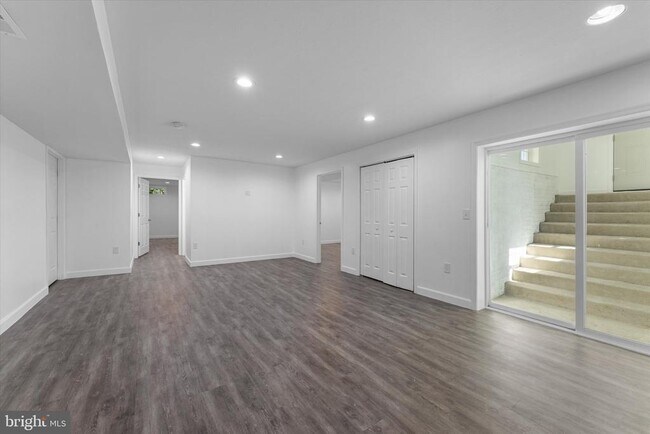 Foto del edificio - 217 Bridgewater Dr