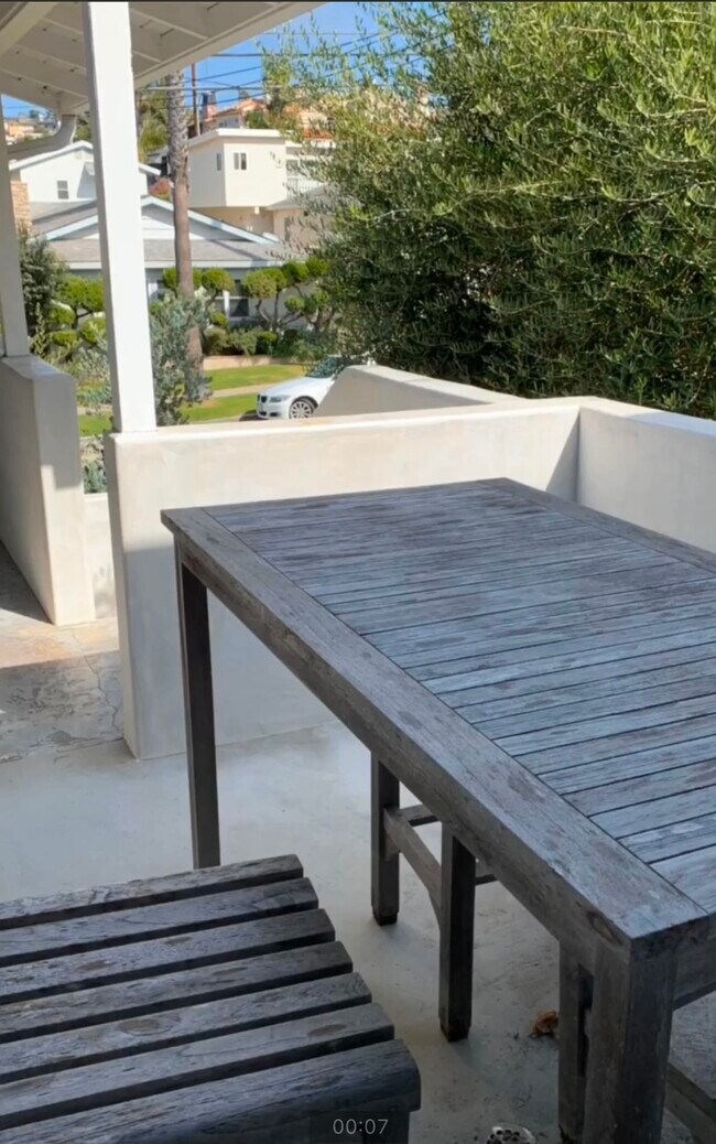 Foto del edificio - 622 Longfellow Ave