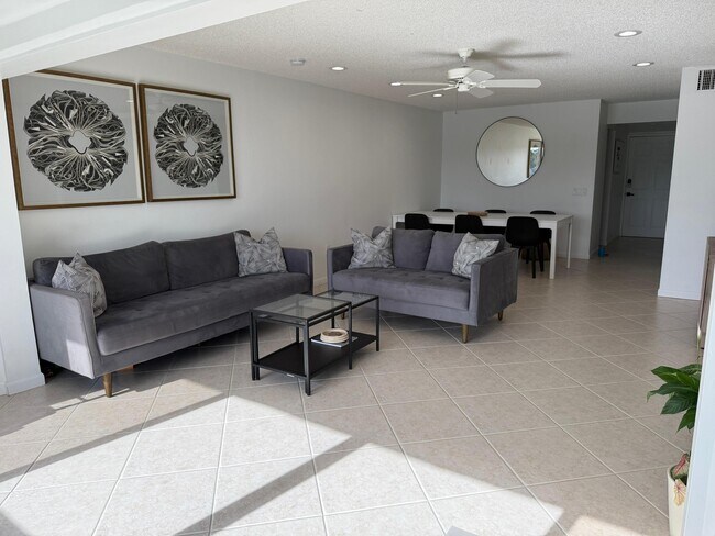 Foto del edificio - 4266 Deste Ct